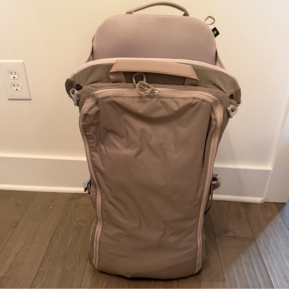 NWT Osprey Poco LT Child Carrier Backpack - Tan Concrete - Picture 5 of 11